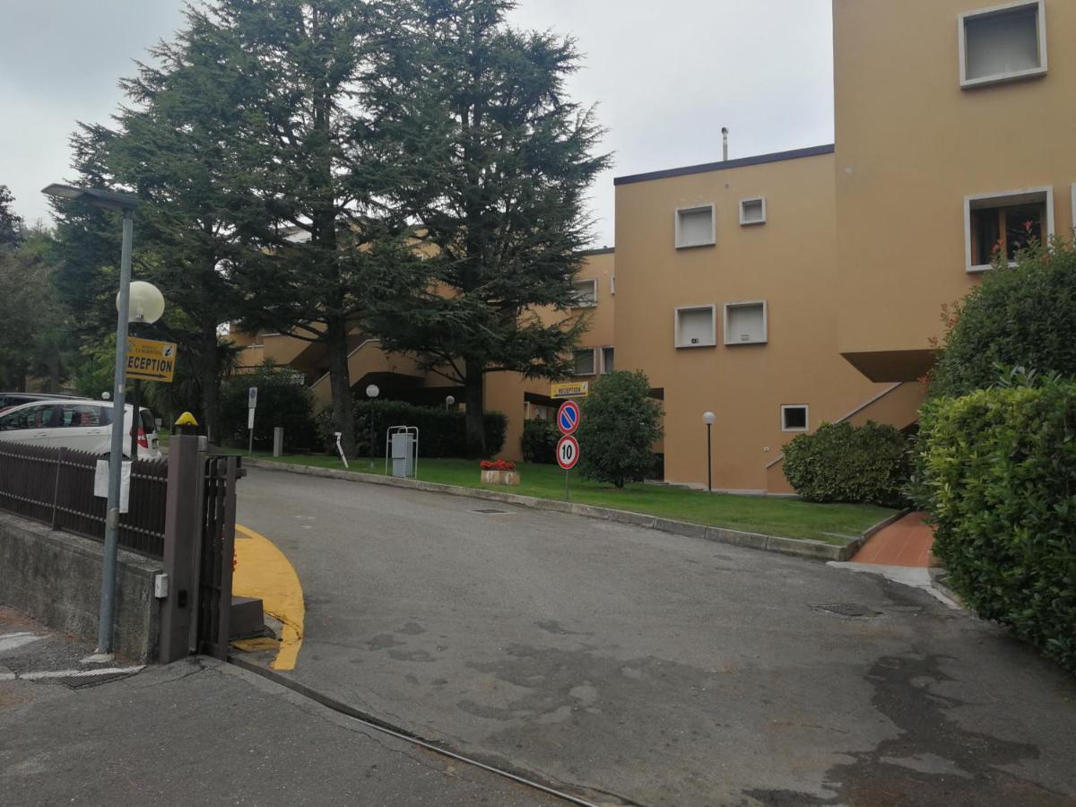 Appartamenti Massimiliano 페스키에라델가르다 외부 사진